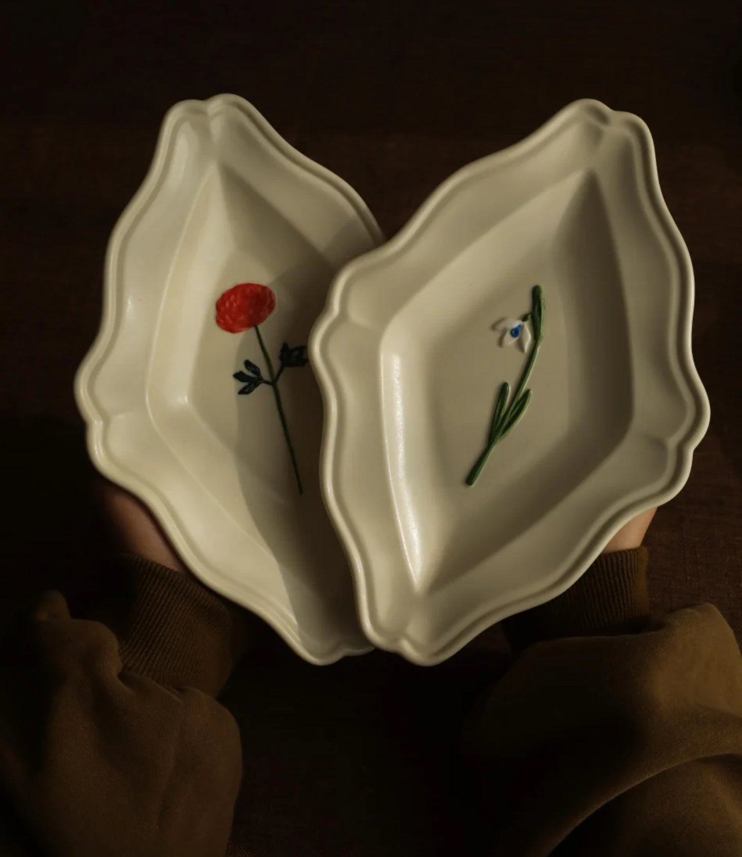 Vintage Bloom Ceramic Plate – Orchid & Poppy Design