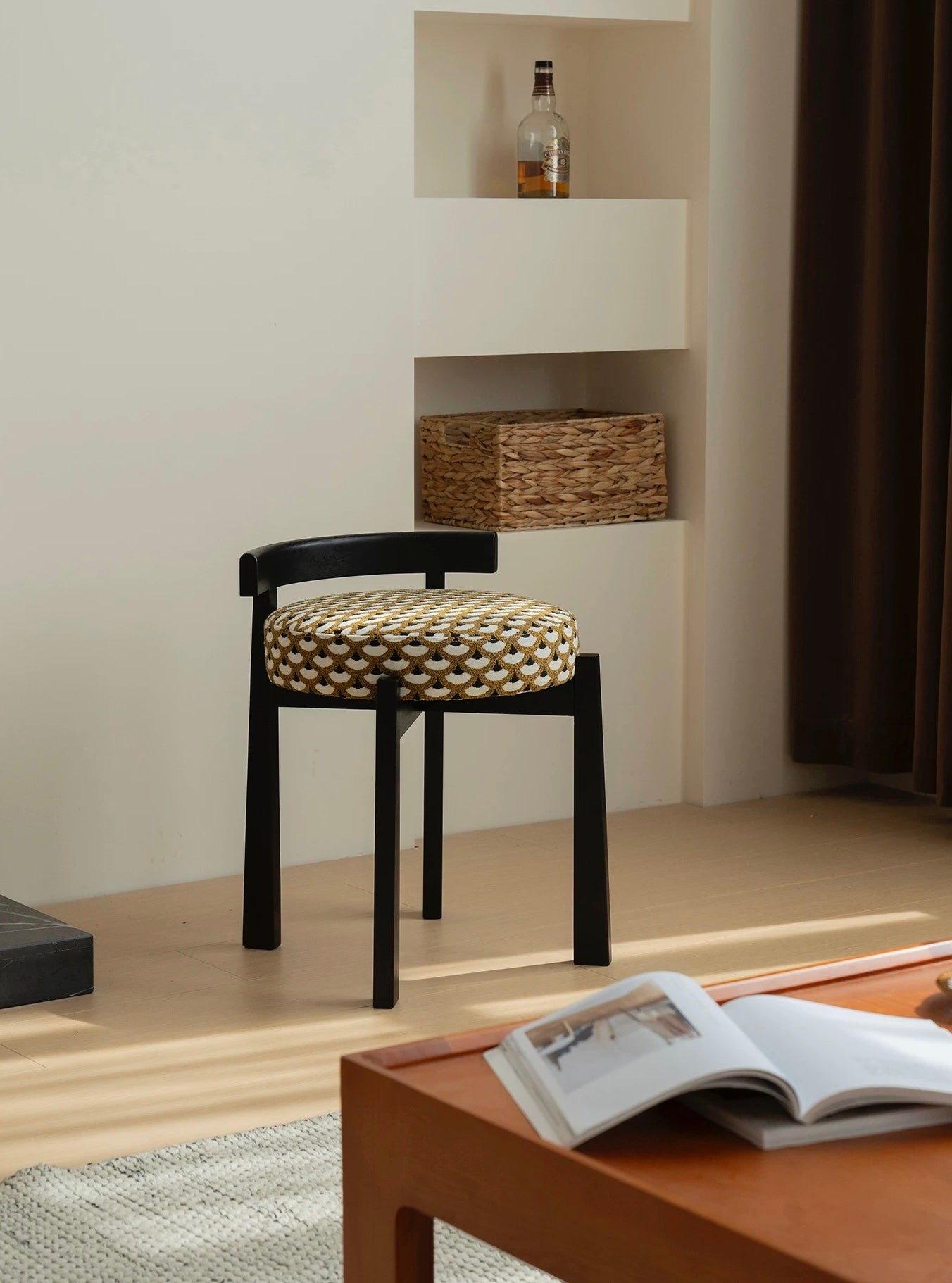 Orba Curved Back Stool