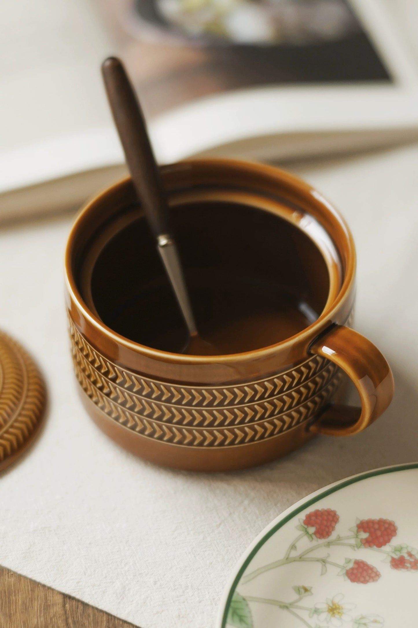 Amber Arrow Glazed Ceramic Soup Pot