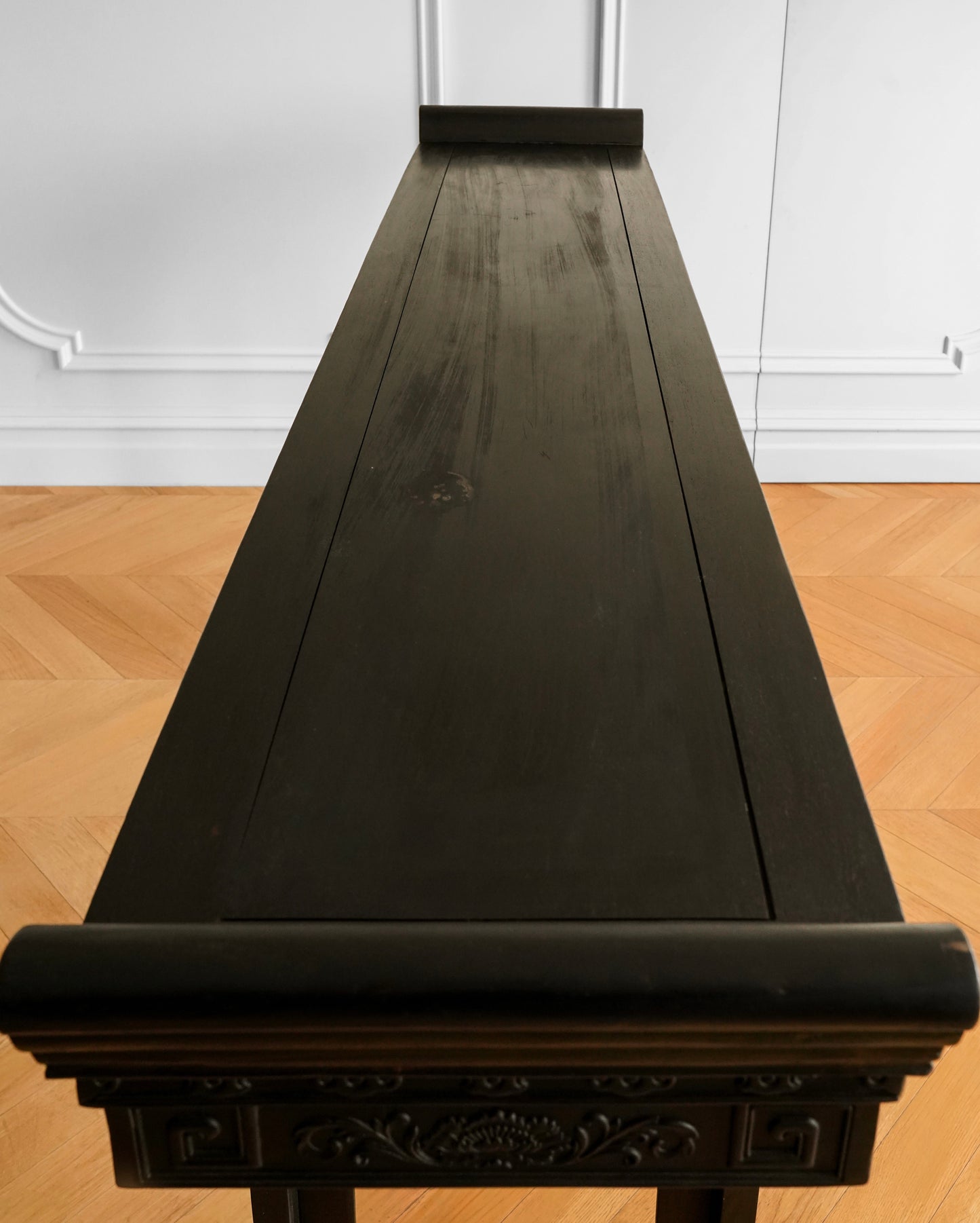 Chinese Sandalwood Console Table with Raised Head Ends