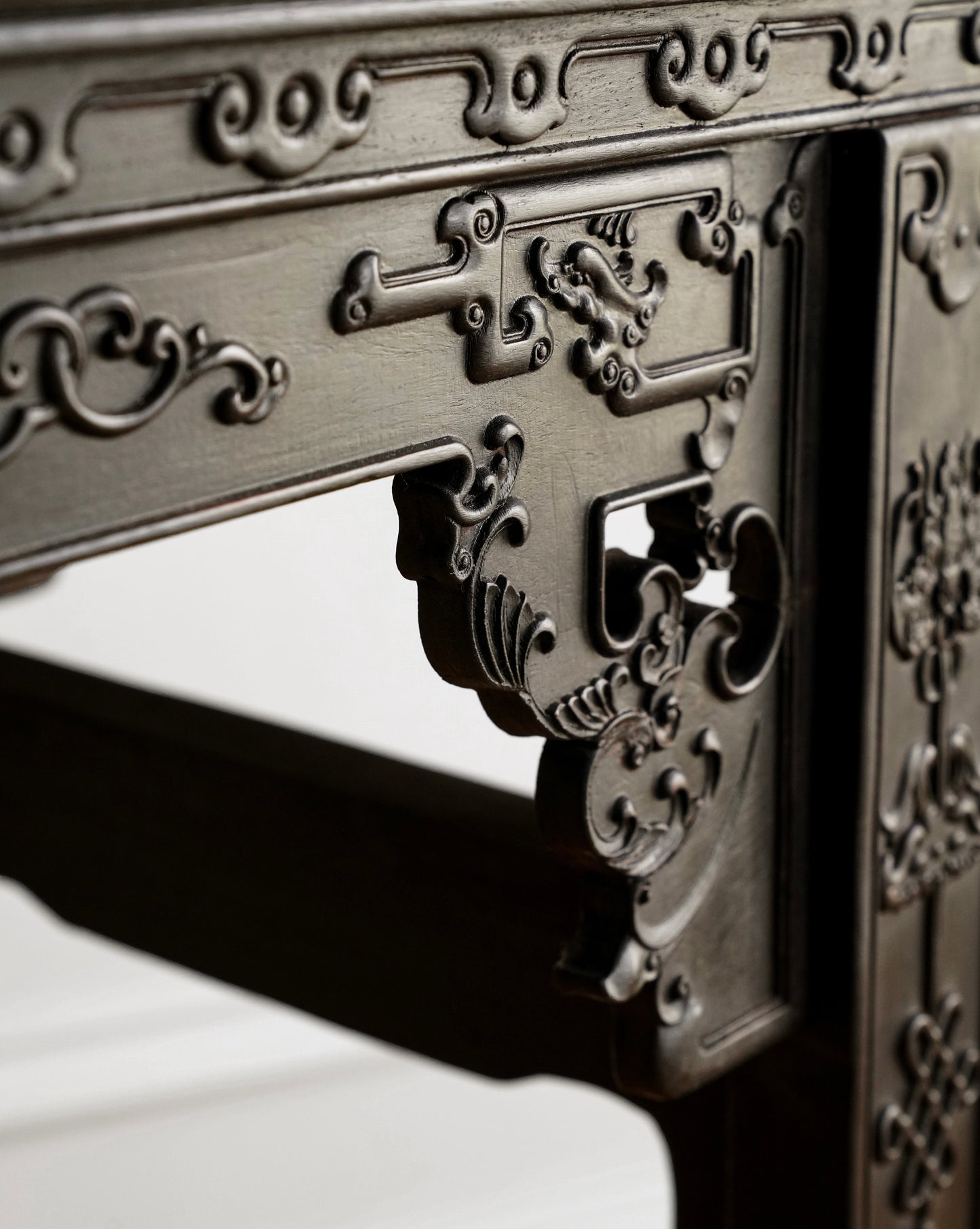 Chinese Sandalwood Console Table with Raised Head Ends