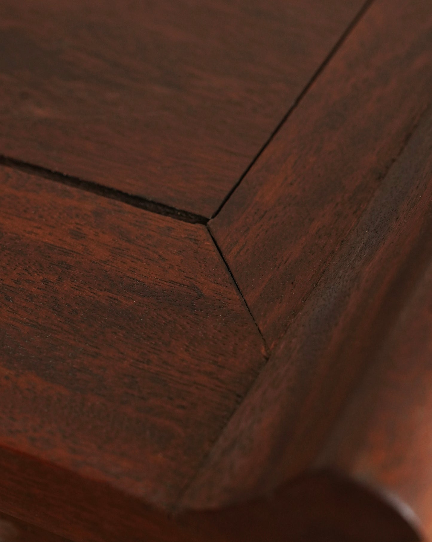 Chinese 20th Century Rosewood Console Table with Raised Ends and Square Motif Stretchers
