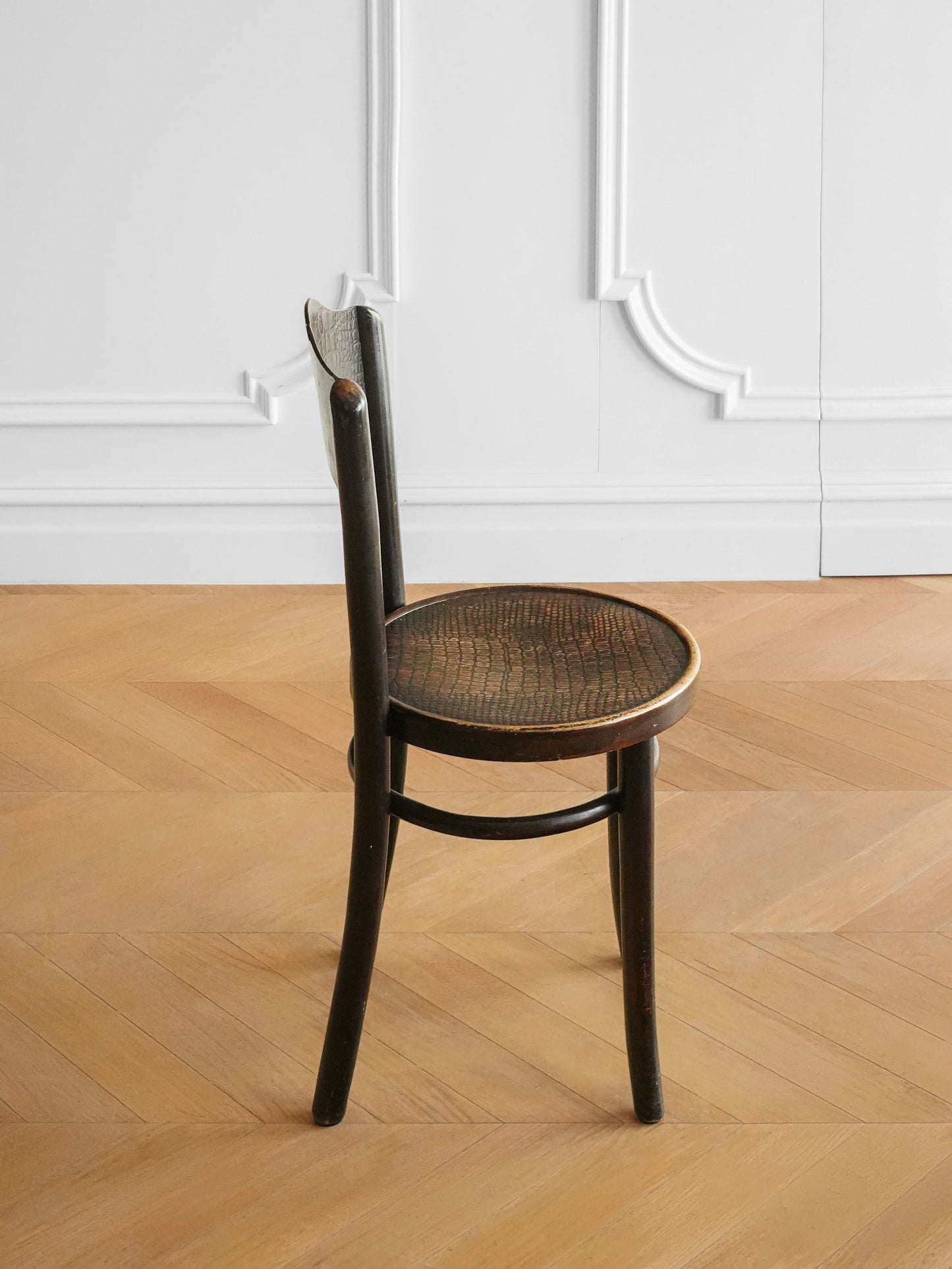 British 1930s Crocodile Pattern Tavern Chair