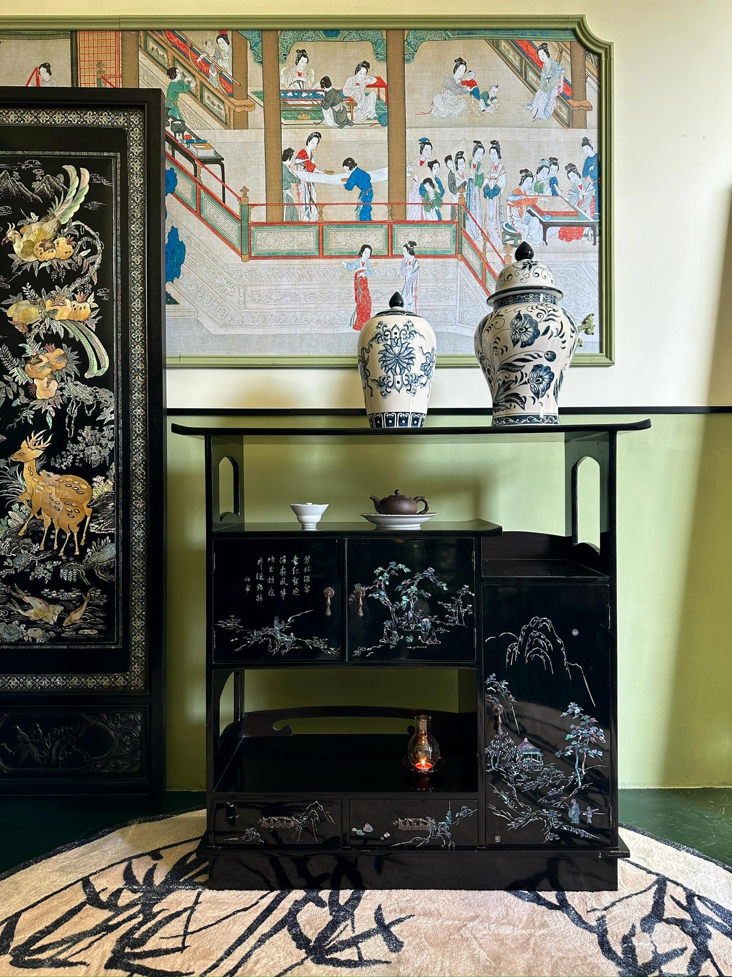 Lacquered Poetic Cabinet with Mother-of-Pearl Inlay of Tang Dynasty Poetry