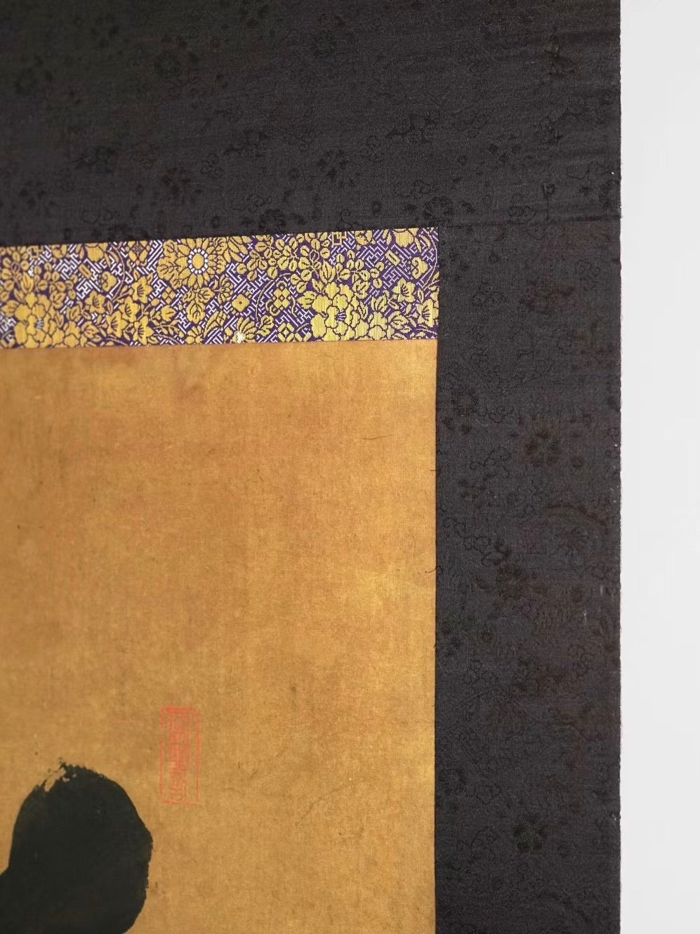 Ming Dynasty Calligraphy “Watching the Moon” with Qing Dynasty Pure Gold Brocade/Suppressed Jacquard Brocade Mounting