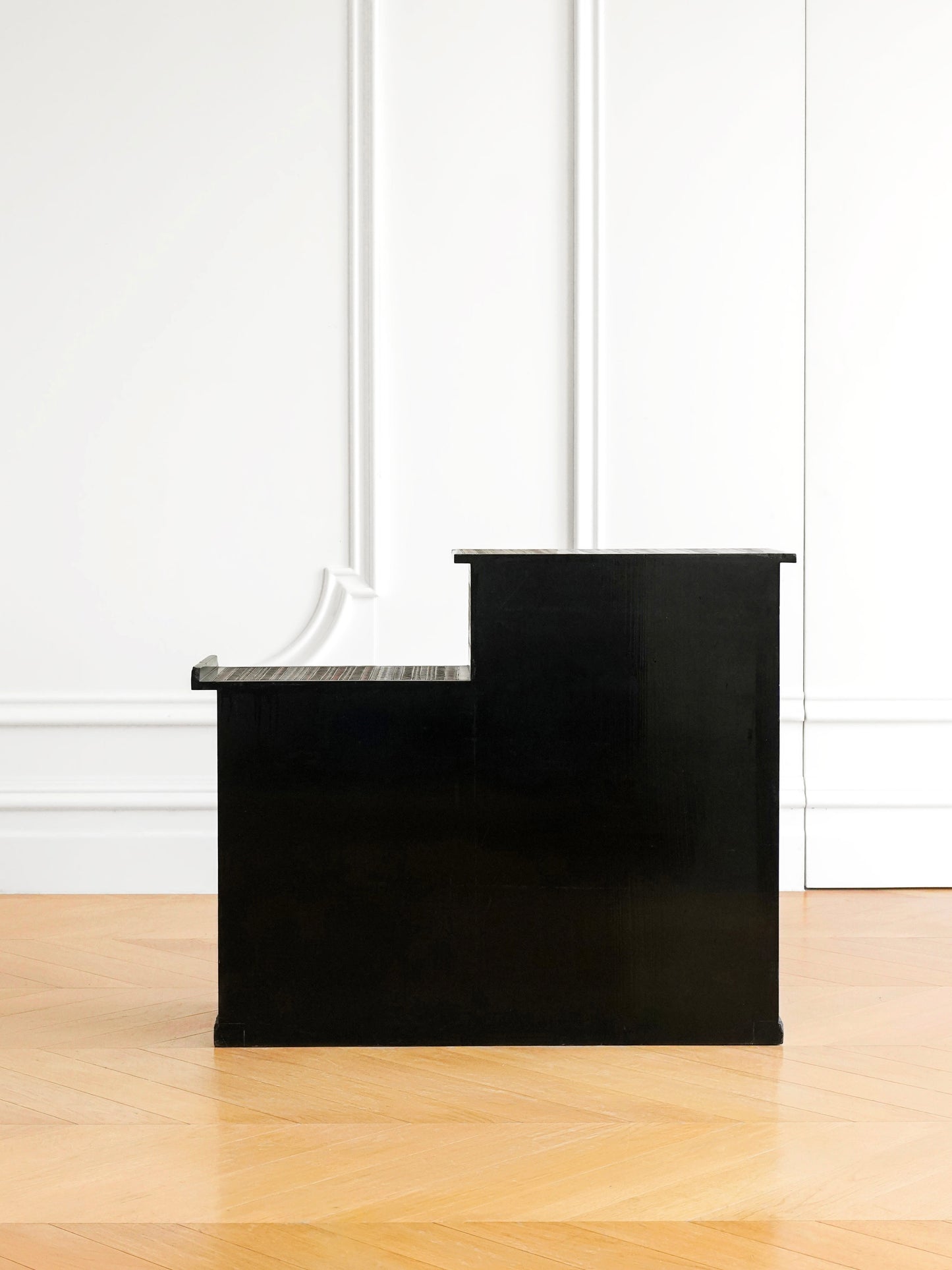 Japanese 20th Century Lacquerware and Wood-carved Tea Stand Cabinet