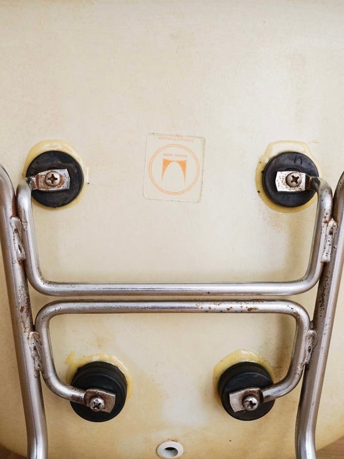 Vitra Eames Plastic Armchair DAX