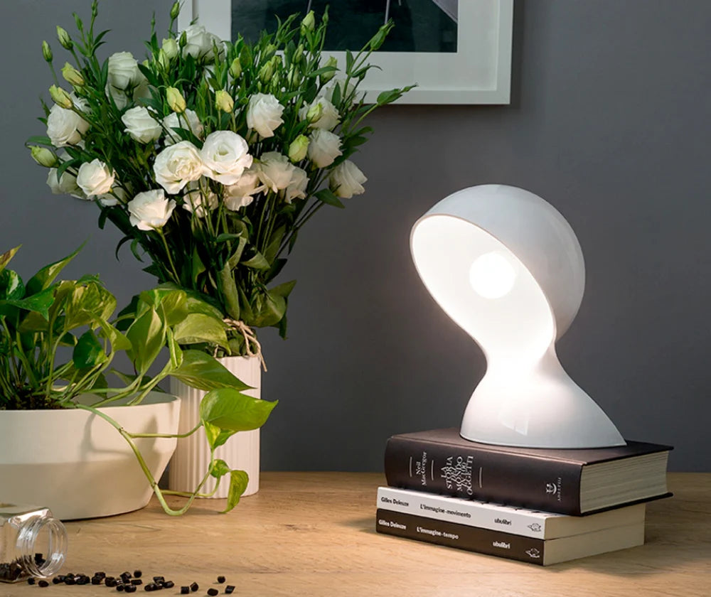 Halo Loop Resin Table Lamp