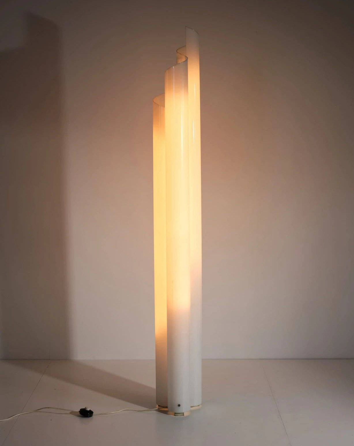 Voluta Acrylic Floor Lamp