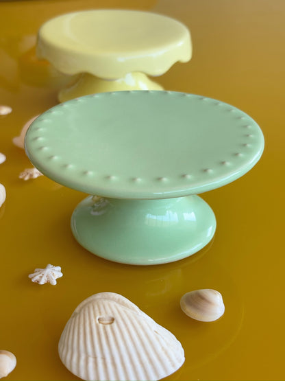 Scalloped Ceramic Mini Cake Stands mint