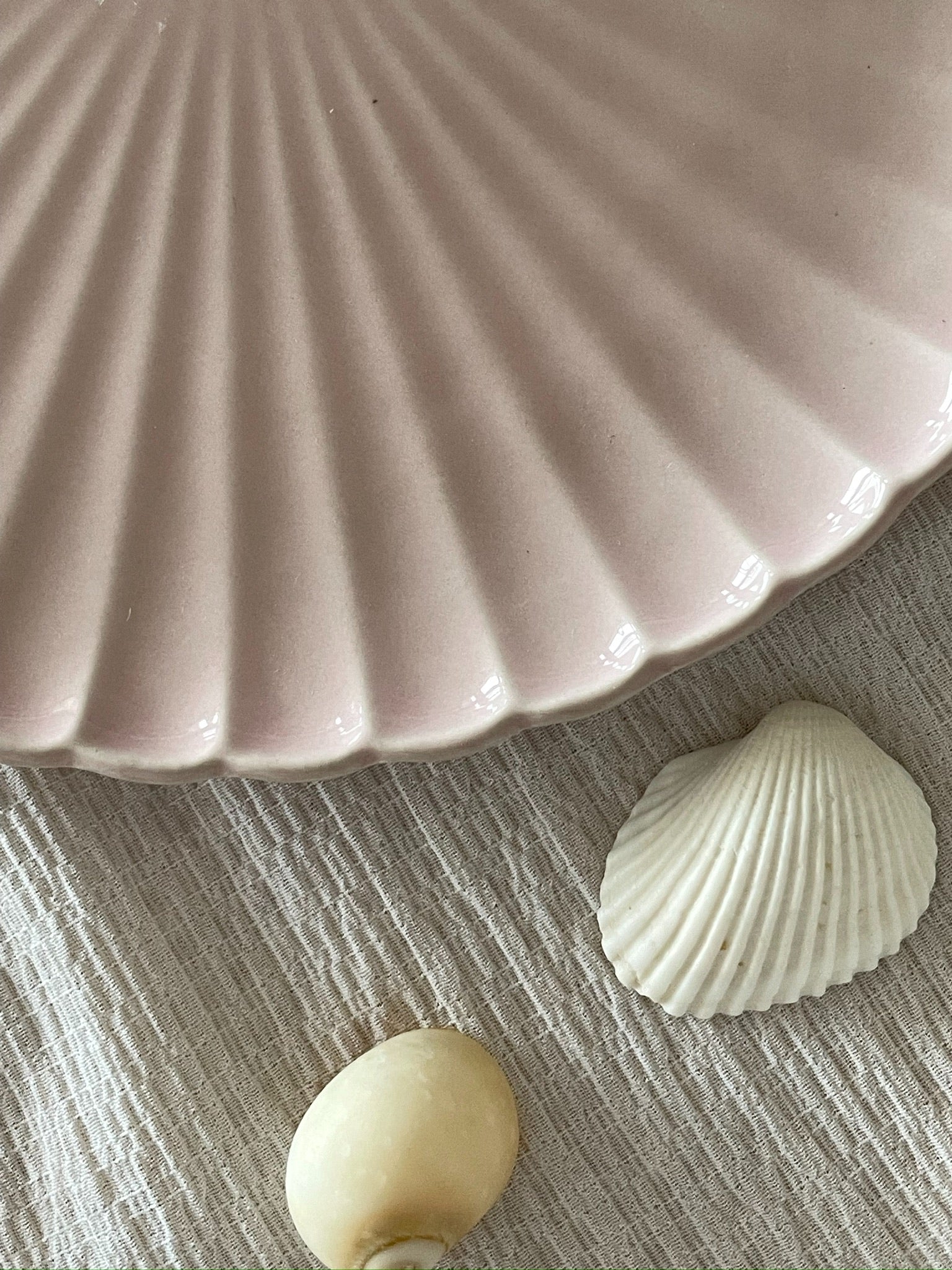 Radiant Seashell Serving Platter close up details