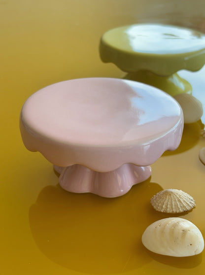 Scalloped Ceramic Mini Cake Stands pink