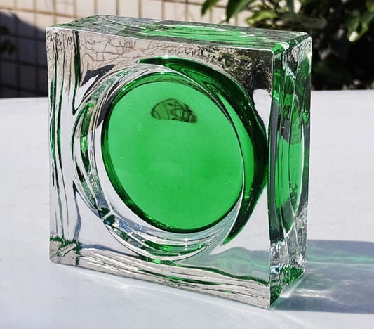 Round Pattern Solid Glass Brick – Emerald Pop