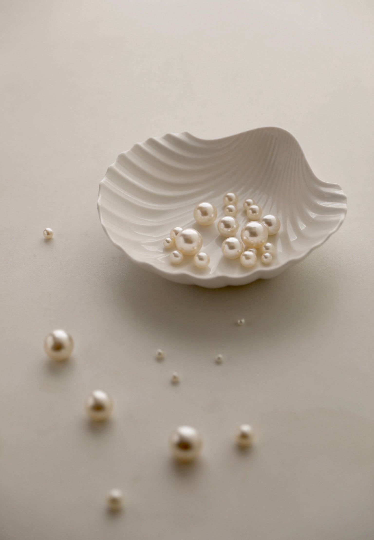 White Ceramic Shell Plate with pearls