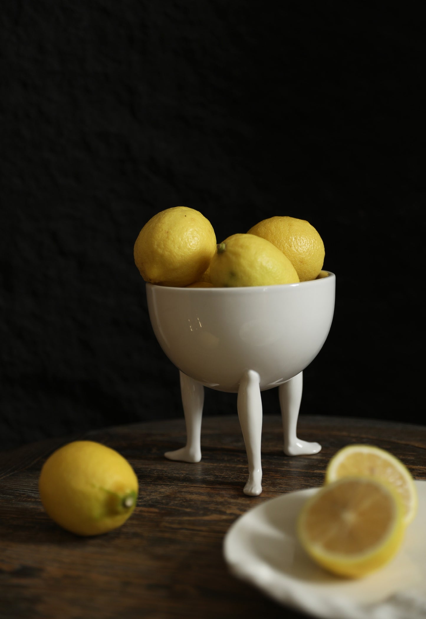 3-Legged Ceramic Fruit Bowl with lemons