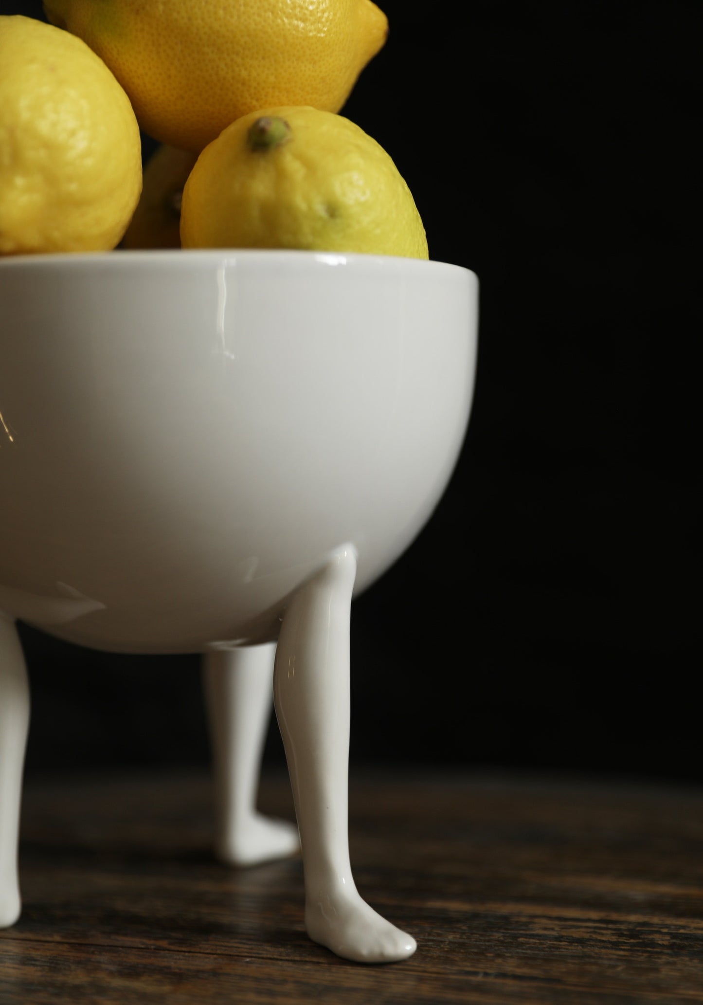 3-Legged Ceramic Fruit Bowl with lemons