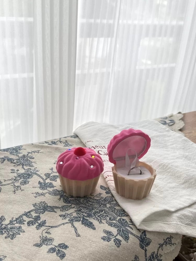 Whimsical Ring Holder cupcake