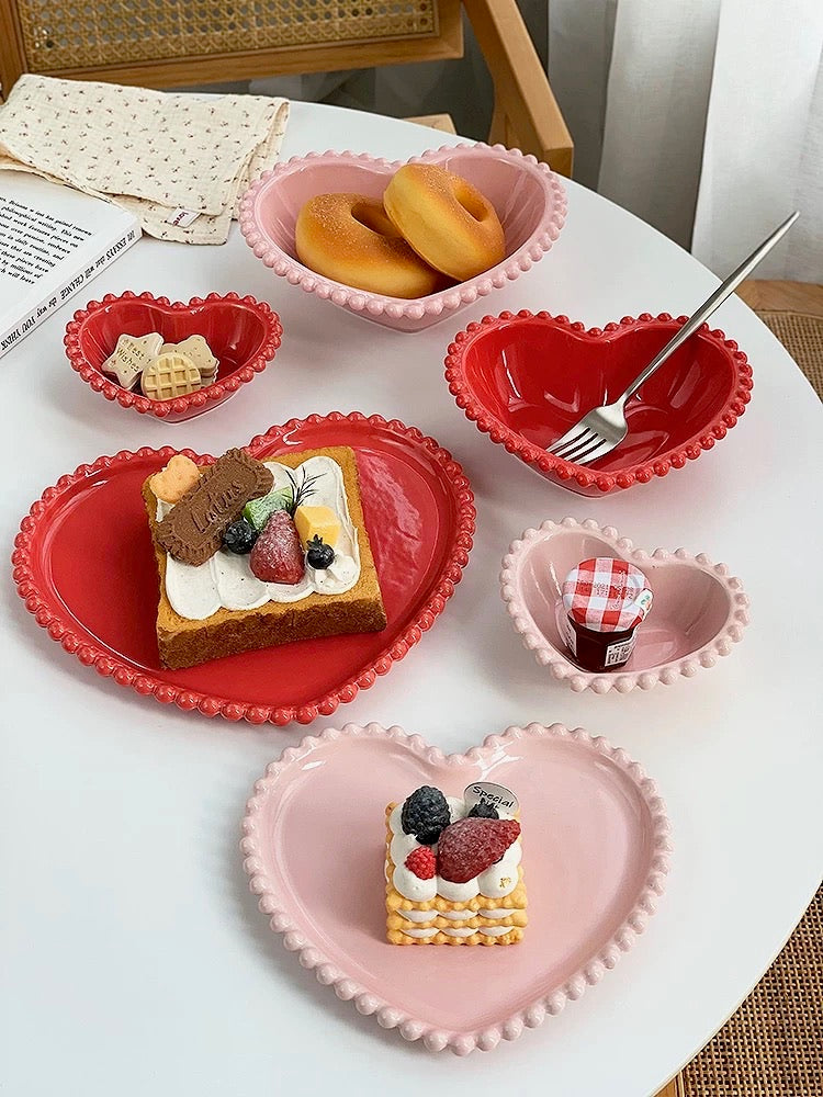 Heart-Shaped Luxury Ceramic Plates and Bowls with food