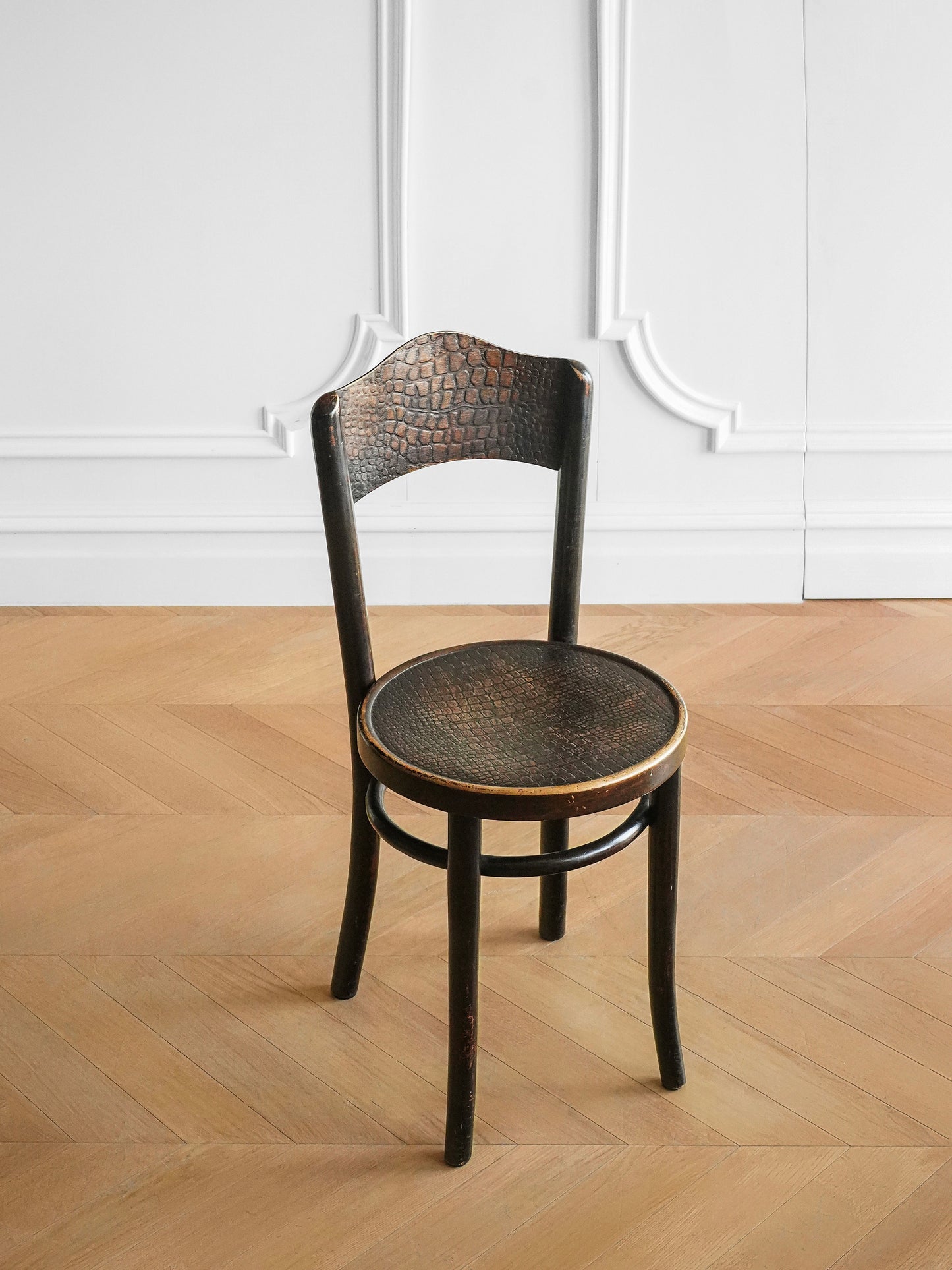British 1930s Crocodile Pattern Tavern Chair
