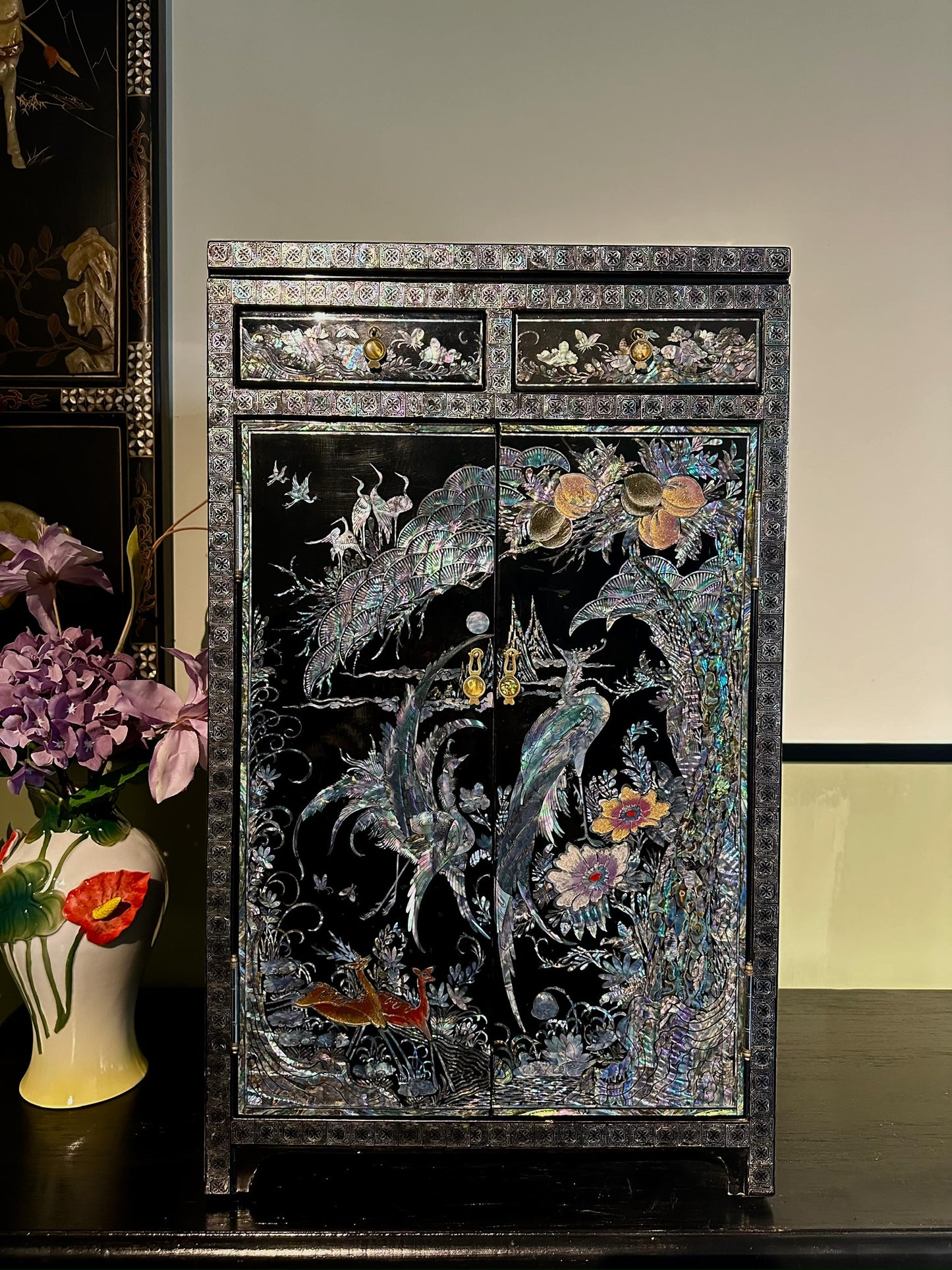 Mid-20th Century Eastern-Style Lacquered Inlaid Cabinet closed