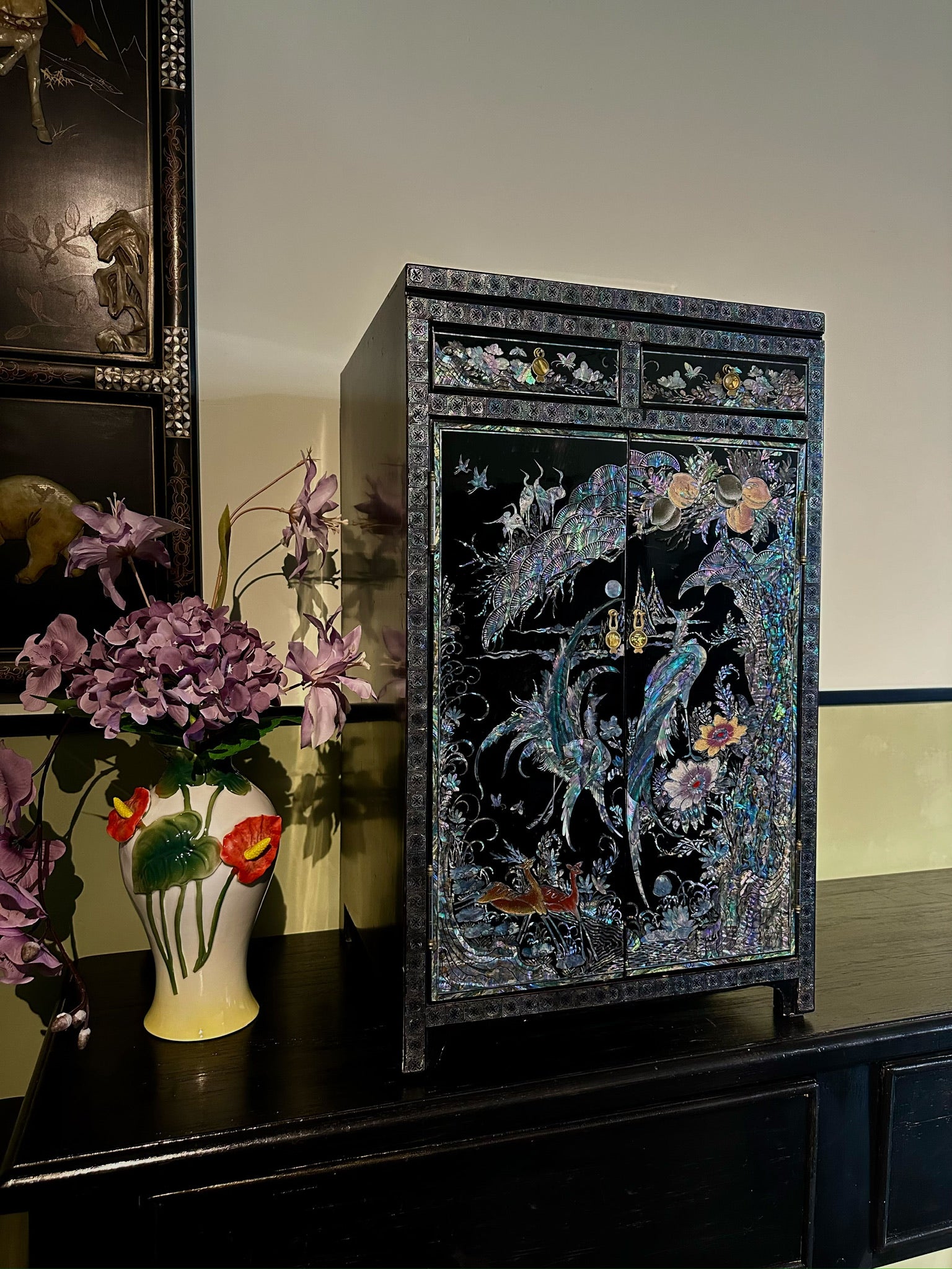 Mid-20th Century Eastern-Style Lacquered Inlaid Cabinet front