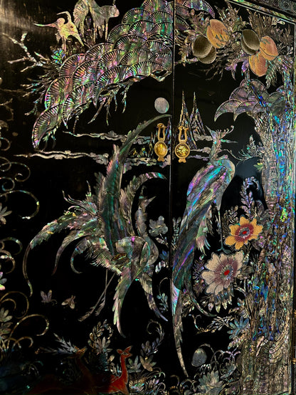 Mid-20th Century Eastern-Style Lacquered Inlaid Cabinet close up