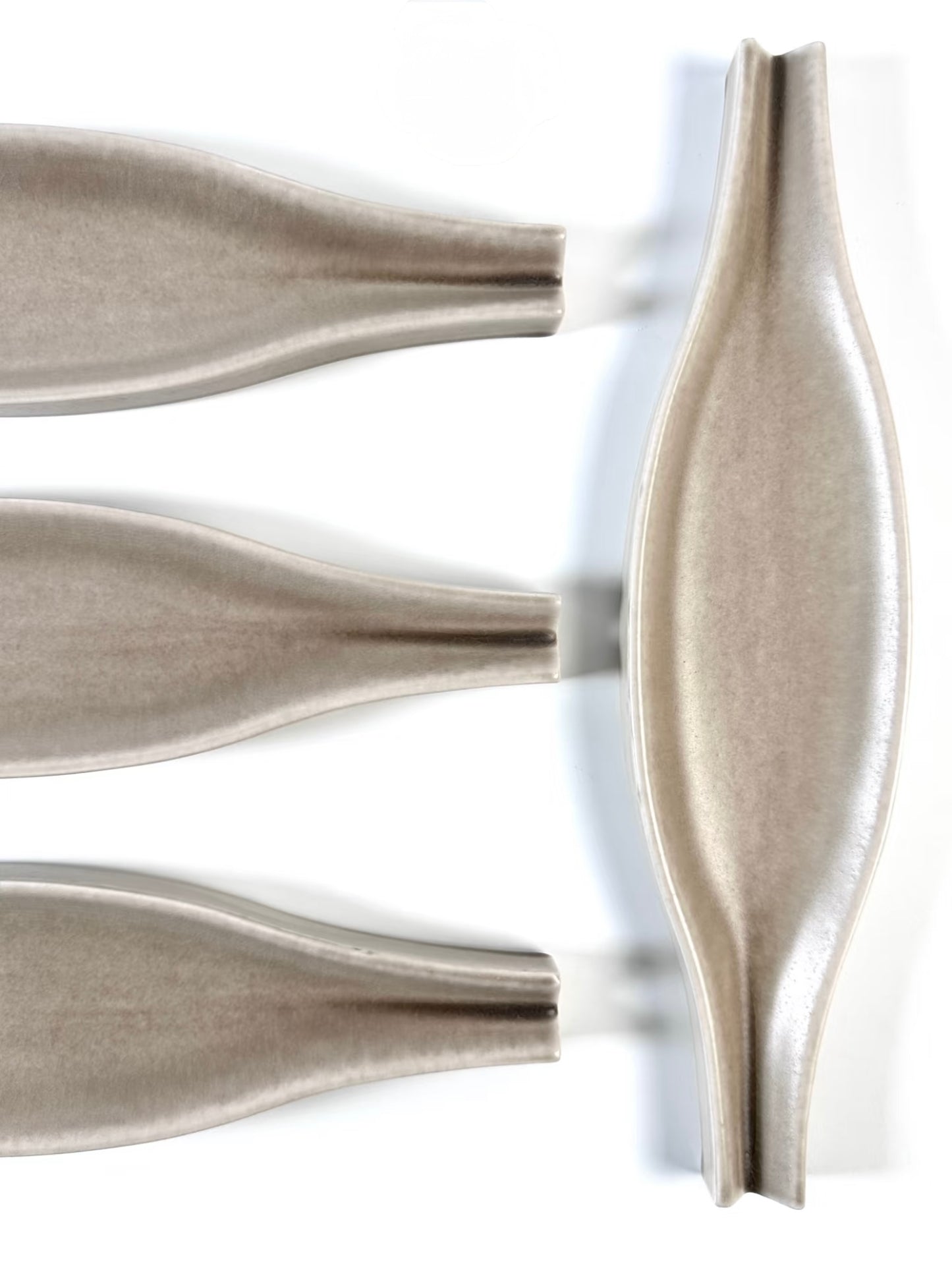Ivory Leaf Ceramic Tile