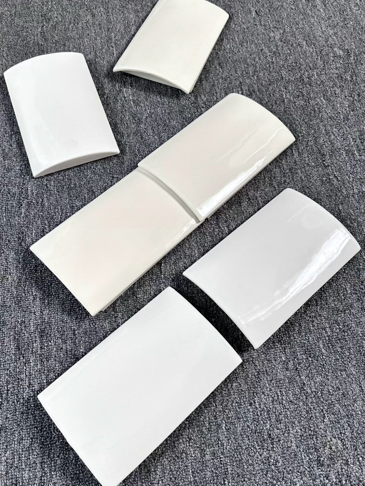 Ivory Crest Relief Tile