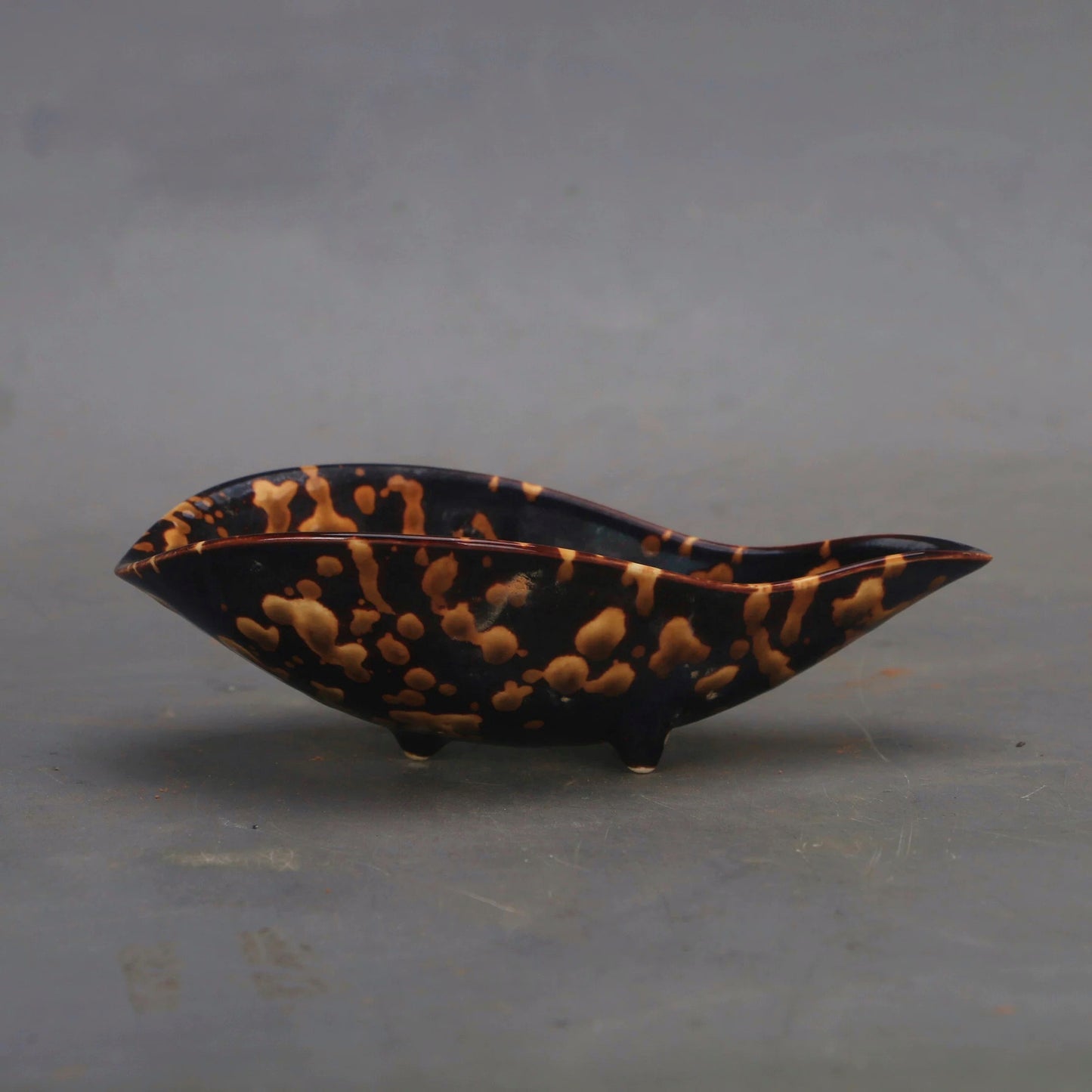 Tortoiseshell Leaf Scholar’s Dish