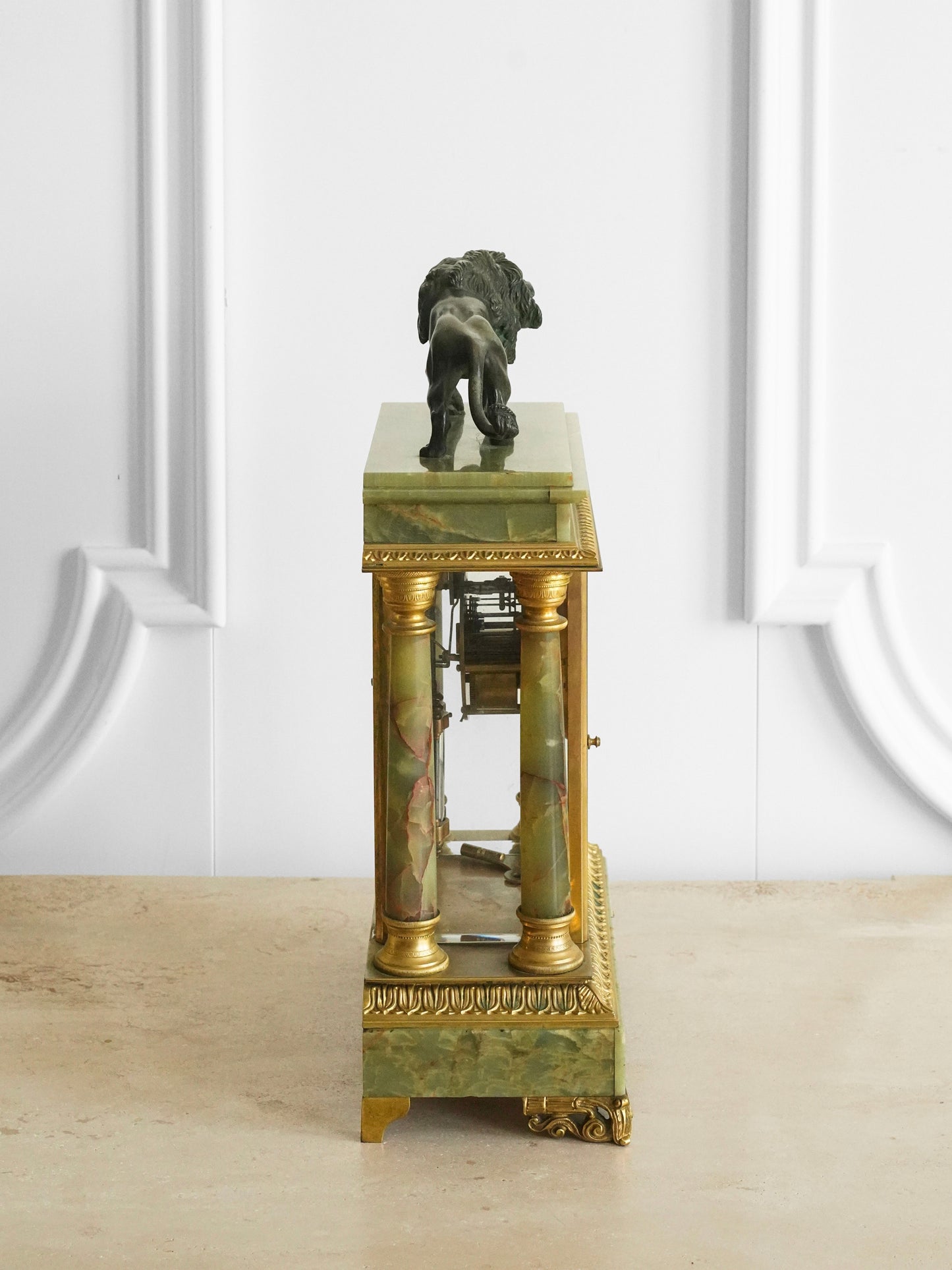 Gilt-Bronze and Agate Fireplace Clock with Bronze Lion