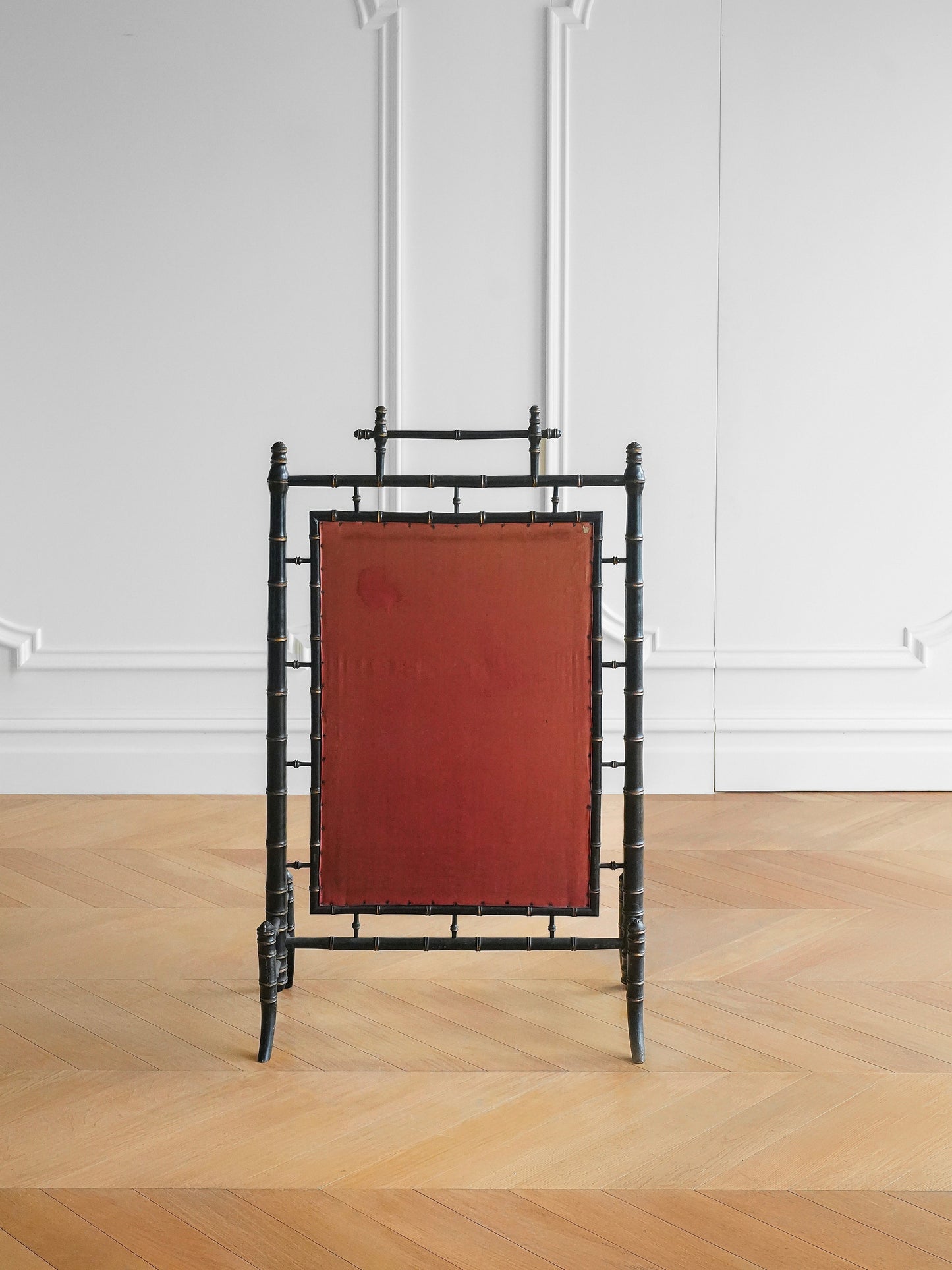 Woodcarving Imitation Bamboo Velvet Fireplace Screen