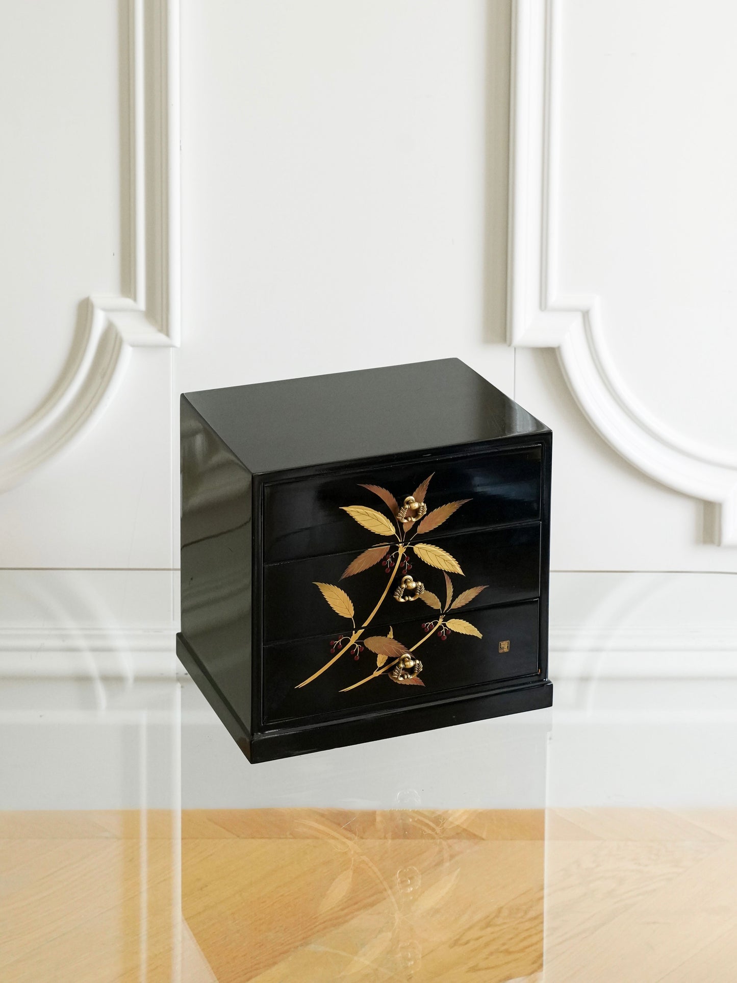 Lacquerware Small Drawer Cabinet