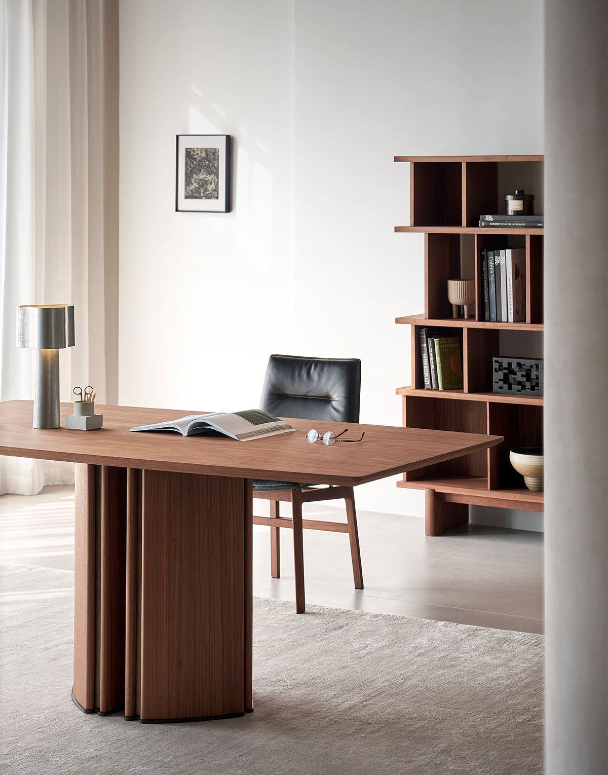 Velluto Column Dining Table